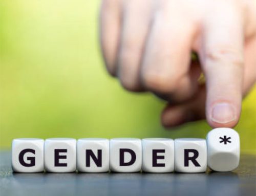 Cómo interactúan el género y la cultura en la configuración del comportamiento de consumo sostenible