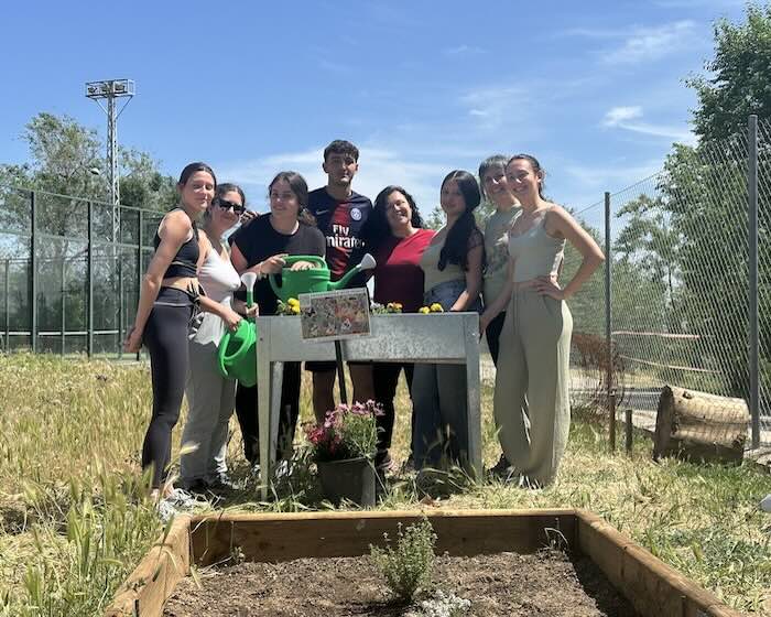 Cultivo de jardines para polinizadores en IES Ciudad Escolar