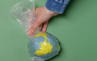 El planeta en una bolsa de plástico